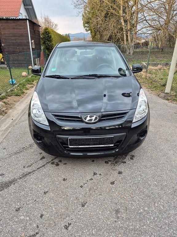 Gebraucht Hyundai i20 Classic 77 PS (56 kW) 2011 Schwarz Kleinwagen