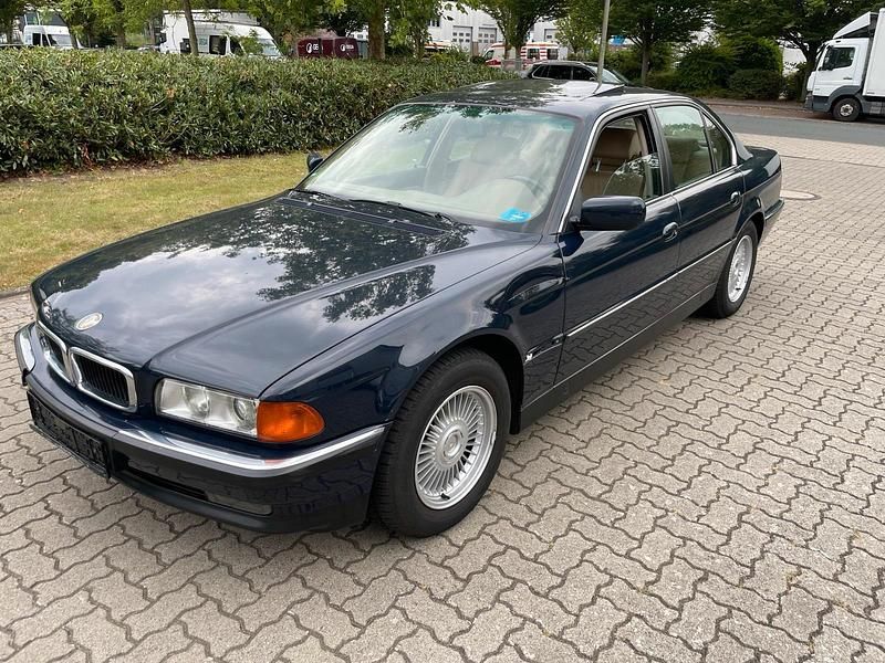 Blau Gebraucht 1998 BMW 728 Limousine | 8.300 € - Bild 1/4