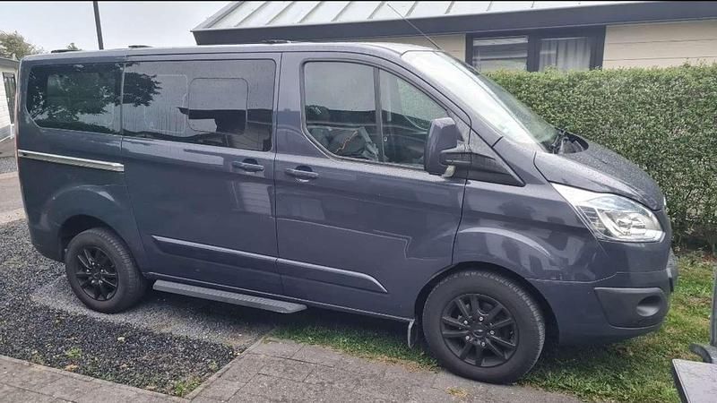 Gebraucht Ford Tourneo Custom Titanium 155 PS (114 kW) 2013 Grau Van