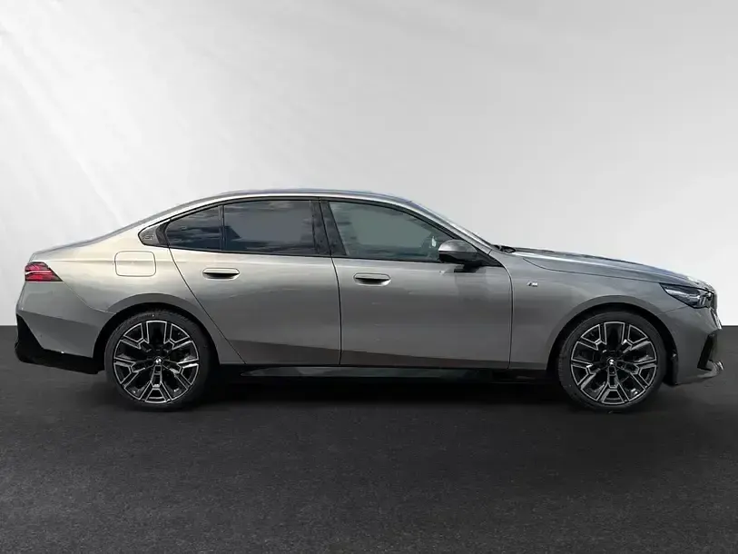 Gebraucht BMW 520 M Sport 197 PS (144 kW) 2025 Limousine