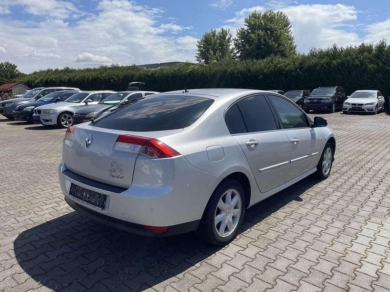 Gebraucht Renault Laguna III Dynamique 140 PS (102 kW) 2008 Stratus silber metallic Limousine