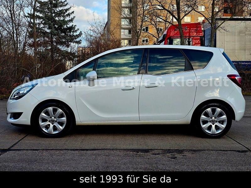 Gebraucht Opel Meriva Innovation 120 PS (88 kW) 2016 Weiß Van / Kleinbus