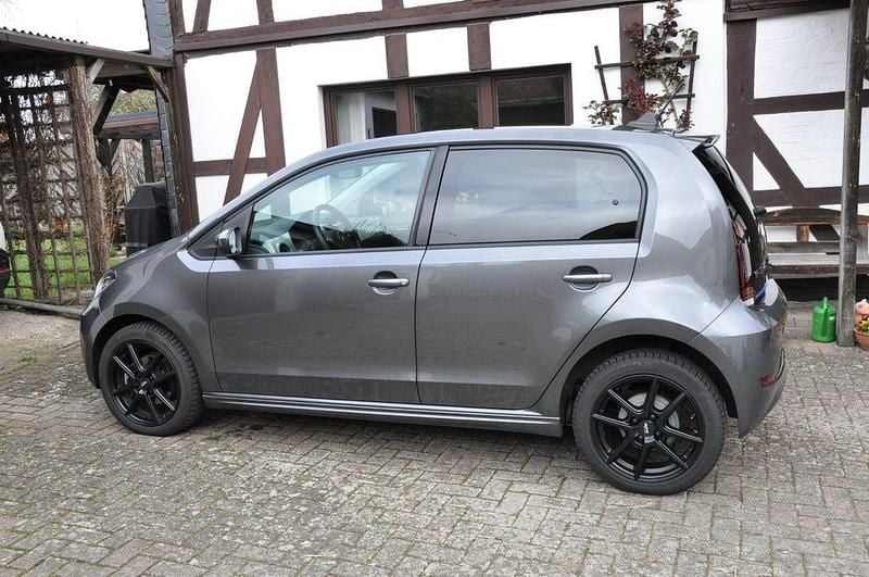 Brugt VW e-up! Edition 61 kW (83 HK) 2023 Grå Hatchback