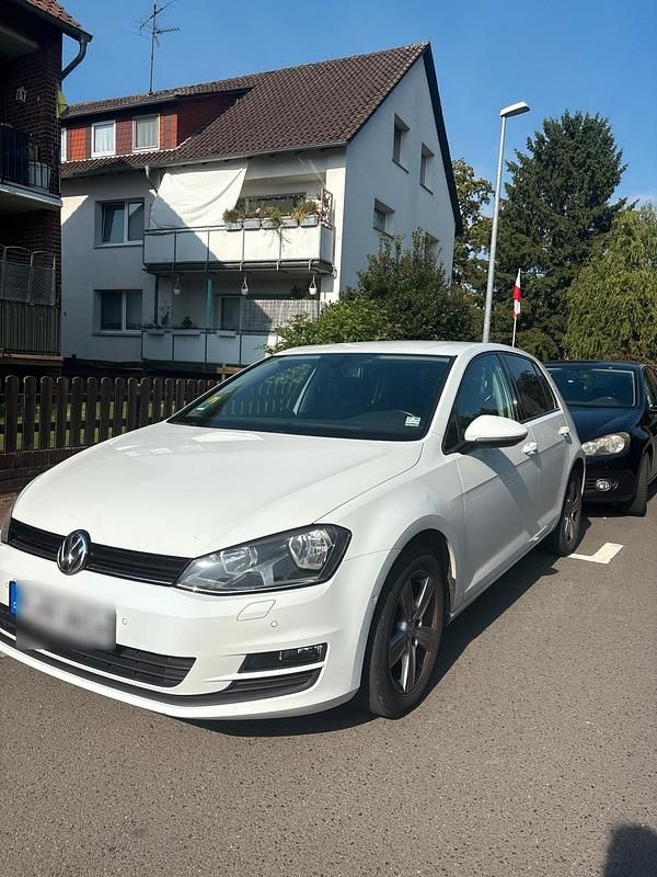 Weiß Gebraucht 2013 VW Golf Limousine | 7.000 € (Fairer Preis) - Bild 1/4