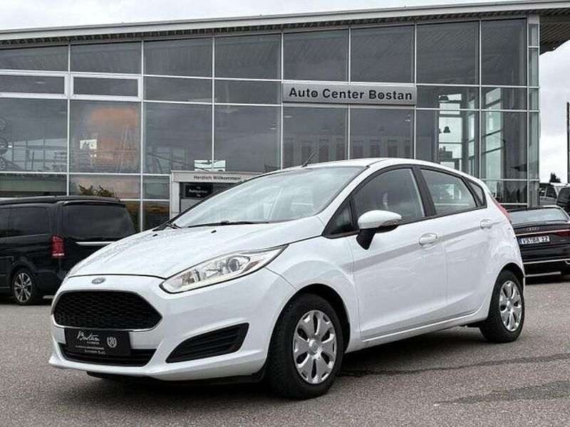 Gebraucht Ford Fiesta Trend 210 PS (154 kW) 2017 Weiß Limousine