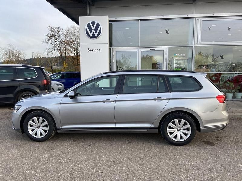 Gebraucht VW Passat 150 PS (110 kW) 2022 Silber Kombi