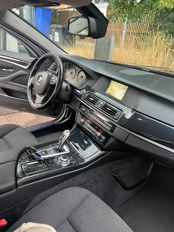 Gebraucht BMW 520 184 PS (135 kW) 2013 Schwarz Limousine