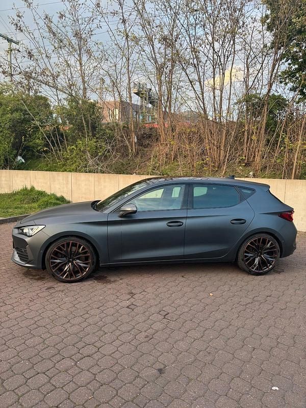 Second-hand Cupra Leon 300 CP (220 kW) 2022 Gri Hatchback