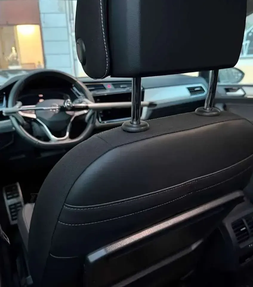 Gebraucht VW Touran Move 150 PS (110 kW) 2024 Schwarz Van / Kleinbus