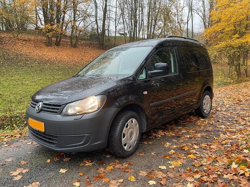 Schwarz Gebraucht 2015 VW Caddy Trendline Van / Kleinbus | 11.500 € (Teuer) - Bild 1/4