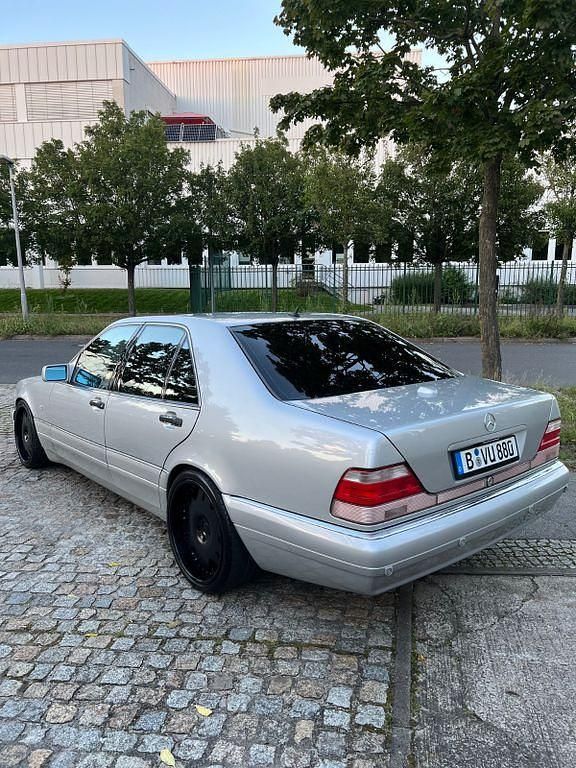 Silber Gebraucht 1996 Mercedes S500 Limousine | 14.750 € - Bild 1/4