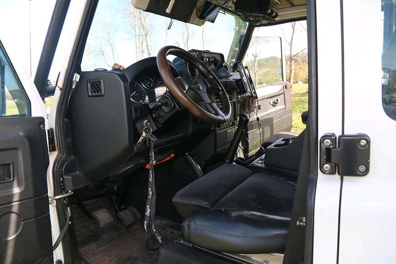 Gebraucht Land Rover Defender 158 PS (116 kW) 2011 Weiß SUV