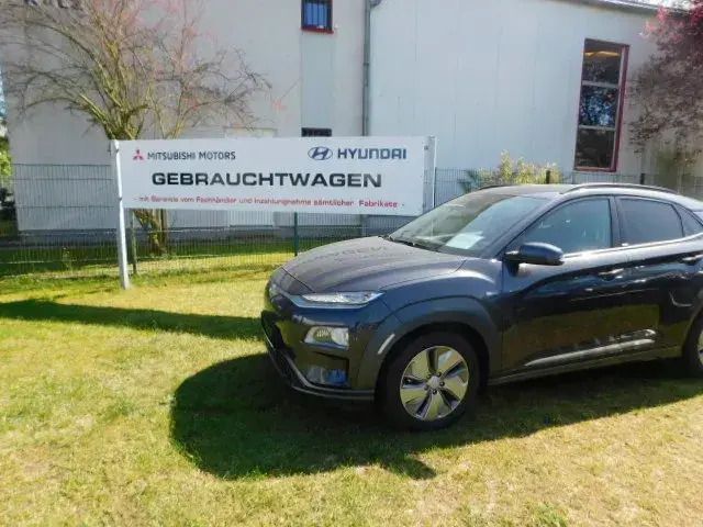 Grau Gebraucht 2020 Hyundai Kona Premium SUV | 19.990 € (Guter Preis) - Bild 1/4