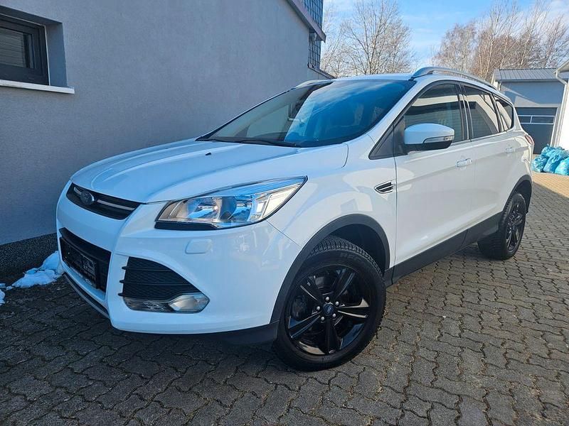 Gebraucht Ford Kuga Trend 150 PS (110 kW) 2016 Weiß SUV