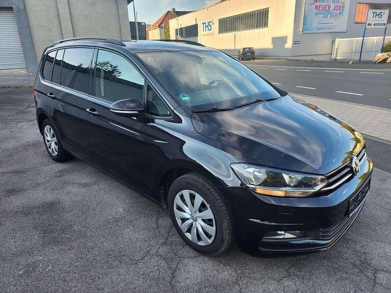 Gebraucht VW Touran Trendline 110 PS (80 kW) 2016 Schwarz Van / Kleinbus