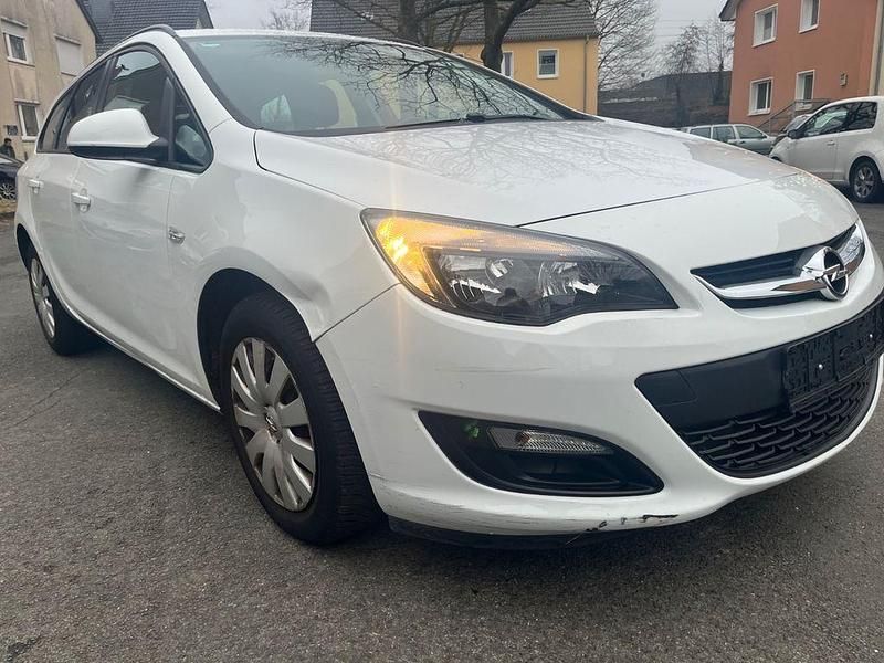 Gebraucht Opel Astra Style 116 PS (85 kW) 2014 Weiß Kombi