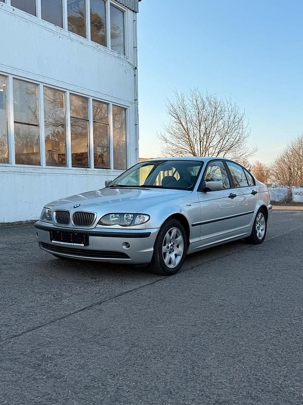 Silber Gebraucht 2003 BMW 316 Basis Limousine | 1.900 € (Fairer Preis) - Bild 1/4