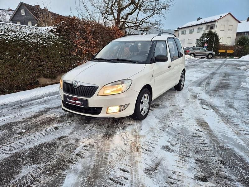 Weiß Gebraucht 2012 Skoda Roomster Plus Edition Van / Kleinbus | 2.750 € (Fairer Preis) - Bild 1/4