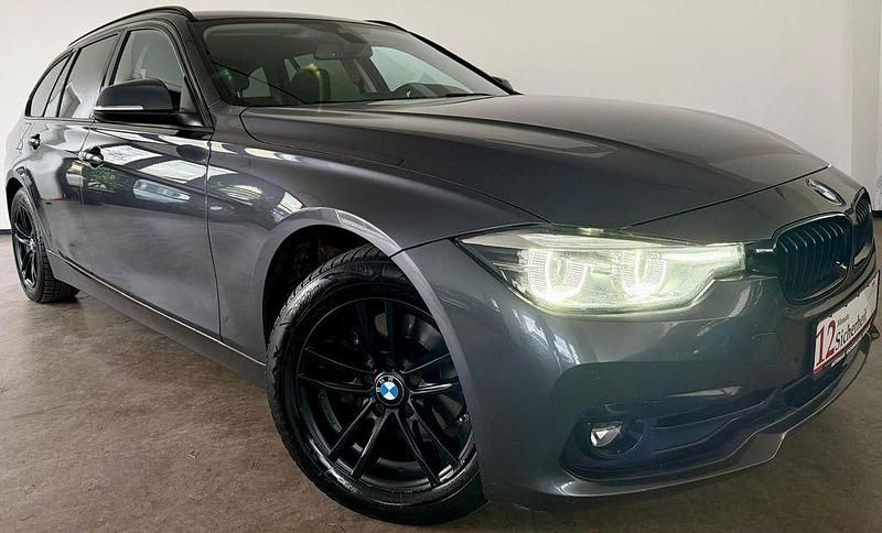 Grau Gebraucht 2019 BMW 320 Sport Line Limousine | 14.990 € (Superpreis) - Bild 1/4