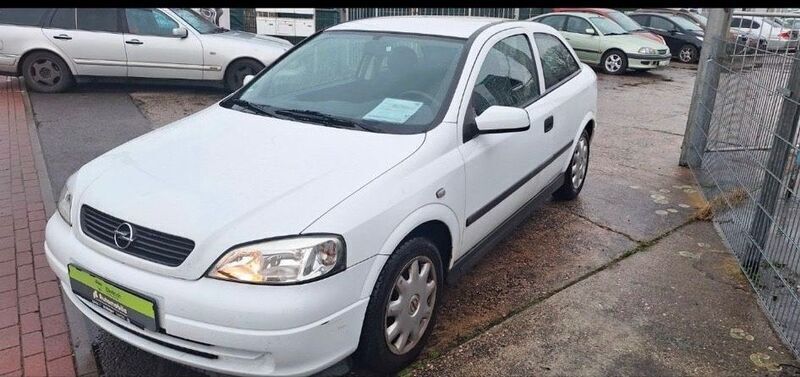 Weiß Gebraucht 1999 Opel Astra Coupé | 2.000 € (Fairer Preis) - Bild 1/4