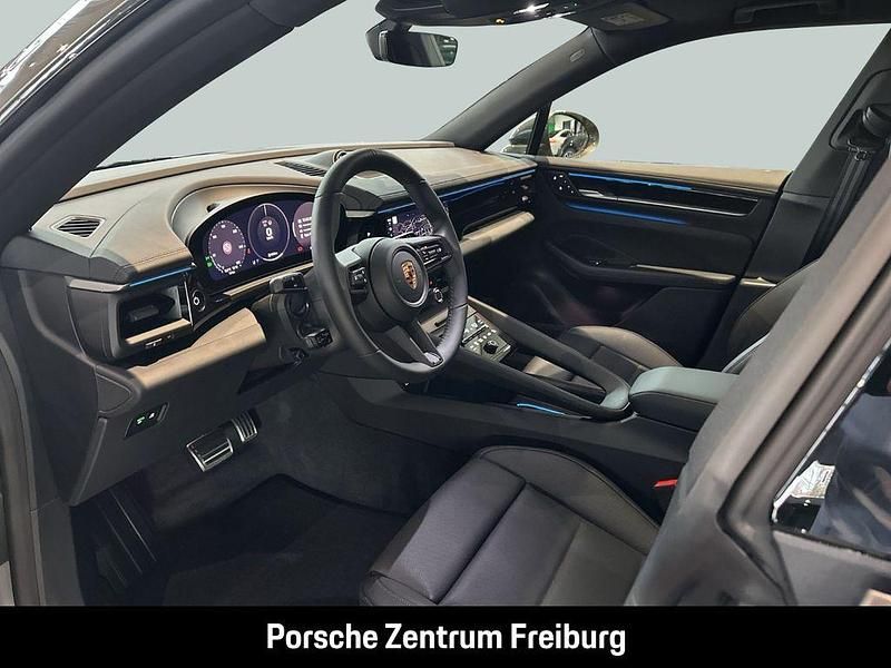 Gebraucht Porsche Macan 380 kW (517 PS) 2025 Aventuringrünmetallic SUV