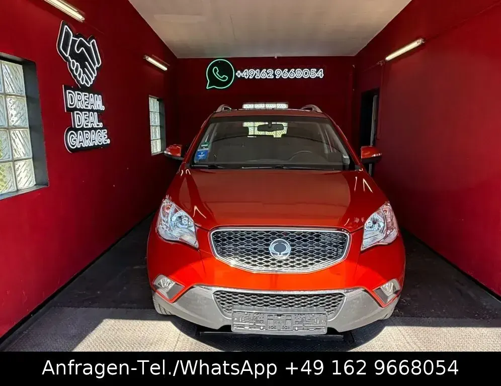 Gebraucht SsangYong Korando 175 PS (128 kW) 2011 Rot SUV
