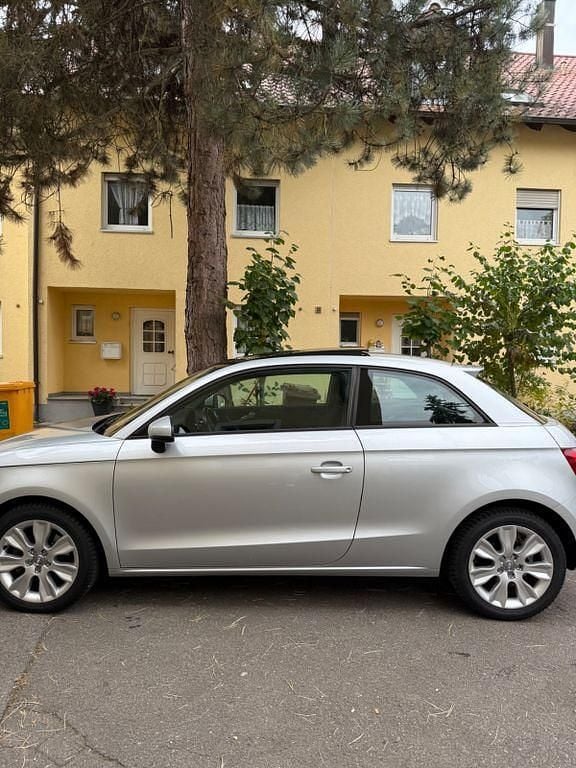 Gebraucht Audi A1 Ambition 122 PS (89 kW) 2011 Silber Kleinwagen