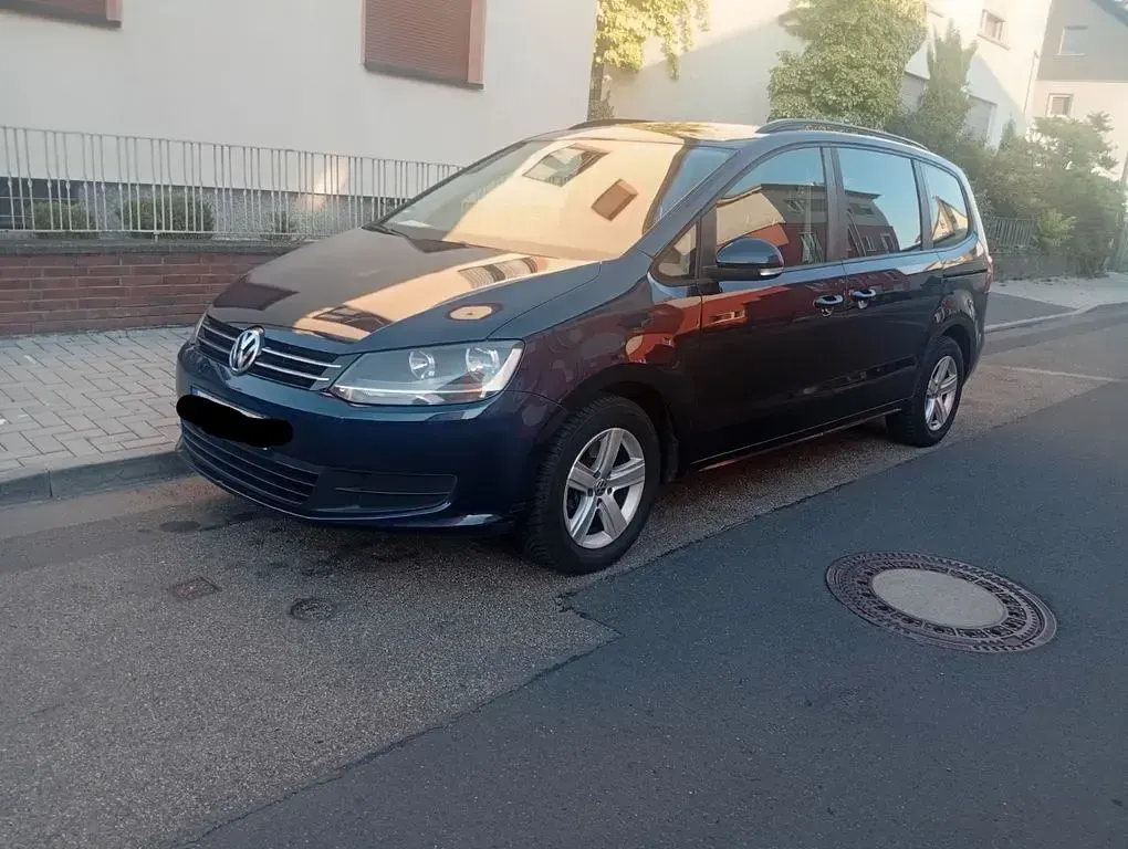 Gebraucht VW Sharan Trendline 170 PS (125 kW) 2011 Blau Van / Kleinbus