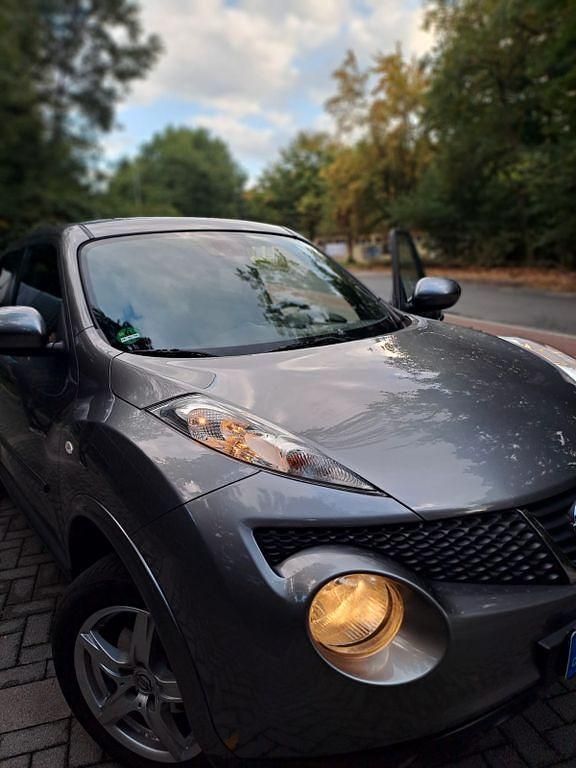 Grau Gebraucht 2014 Nissan Juke Acenta SUV | 8.850 € (Guter Preis) - Bild 1/4