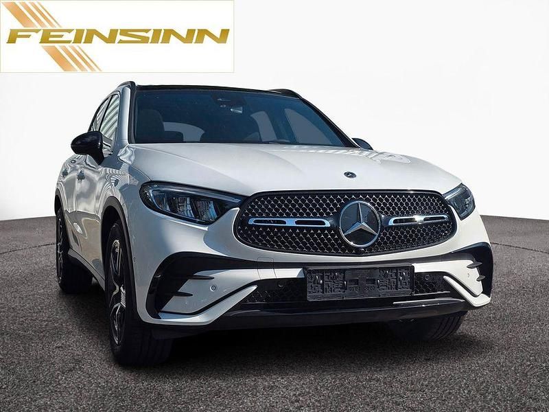 Weiß Neu 2025 Mercedes GLC200 AMG line SUV | 63.990 € - Bild 1/4