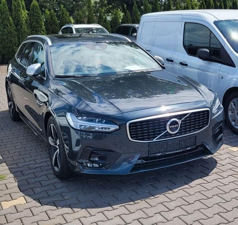 Grau Gebraucht 2019 Volvo V90 R-Design Kombi | 25.800 € (Etwas zu teuer) - Bild 1/4