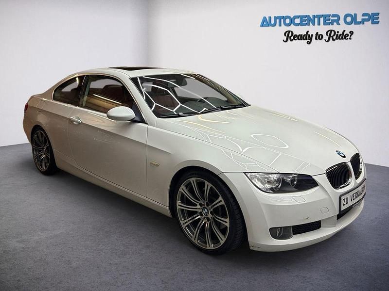 Weiß Gebraucht 2007 BMW 325 Coupé | 8.499 € (Guter Preis) - Bild 1/4