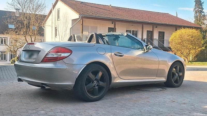 Gebraucht Mercedes SLK280 231 PS (169 kW) 2005 Silber Cabrio