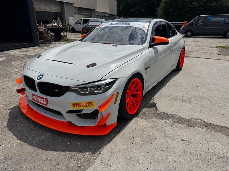 Weiß Gebraucht 2016 BMW M4 Sport Line Coupé | 88.900 € - Bild 1/4