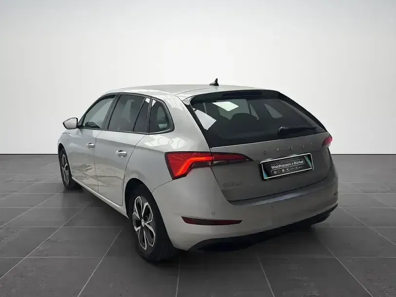 Gebraucht Skoda Scala Drive 110 PS (80 kW) 2021 Brilliantsilber (metallic) Kleinwagen