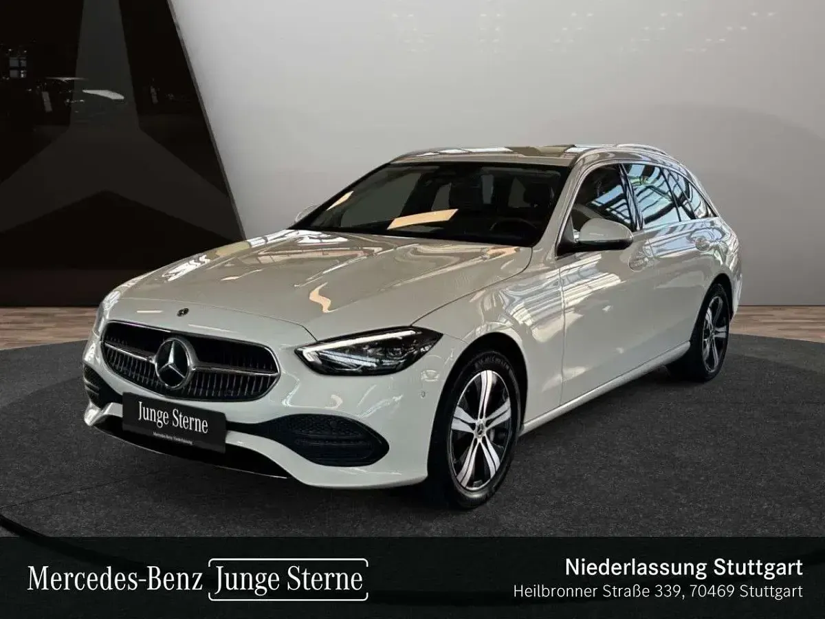 Gebraucht Mercedes C300e Avantgarde 204 PS (150 kW) 2023 Weiß Limousine