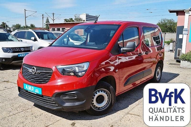 Ruby red Gebraucht 2019 Opel Combo Van / Kleinbus | 10.990 € (Fairer Preis) - Bild 1/4