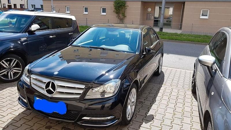Schwarz Gebraucht 2011 Mercedes C180 Avantgarde Limousine | 8.000 € (Guter Preis) - Bild 1/4