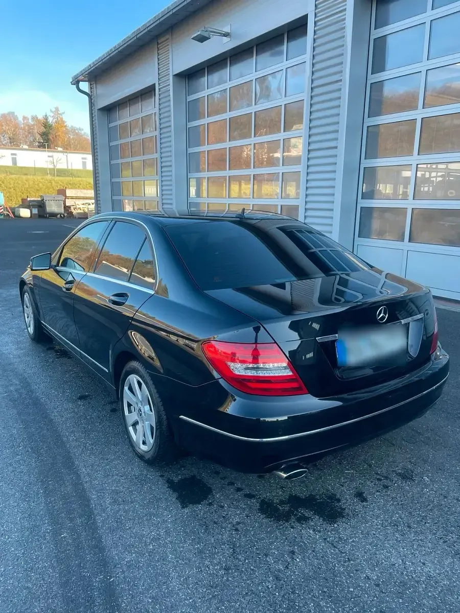 Gebraucht Mercedes C250 Avantgarde 204 PS (150 kW) 2012 Schwarz Limousine