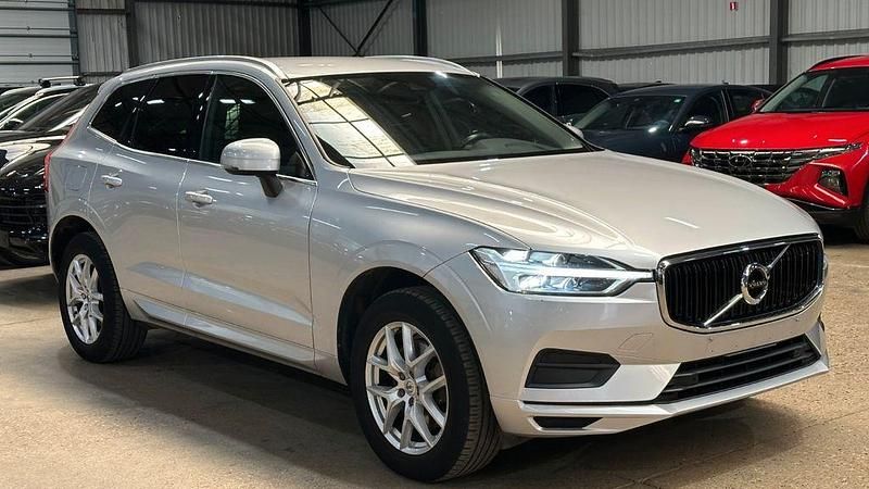 Gebraucht Volvo XC60 Momentum 197 PS (144 kW) 2019 Silber SUV