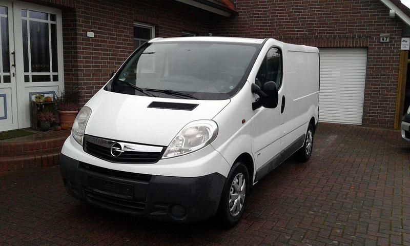 Weiß Gebraucht 2012 Opel Vivaro Van | 6.500 € (Fairer Preis) - Bild 1/4