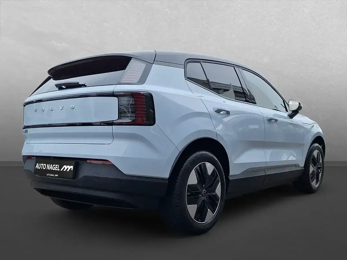 Second-hand Volvo EX30 Plus 200 kW (272 CP) 2025 Albastru SUV