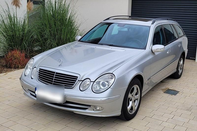 Silber Gebraucht 2003 Mercedes E200 Kombi | 3.400 € (Fairer Preis) - Bild 1/4