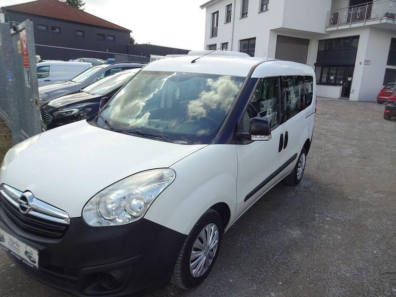 Weiß Gebraucht 2015 Opel Combo Van / Kleinbus | 4.950 € (Fairer Preis) - Bild 1/4