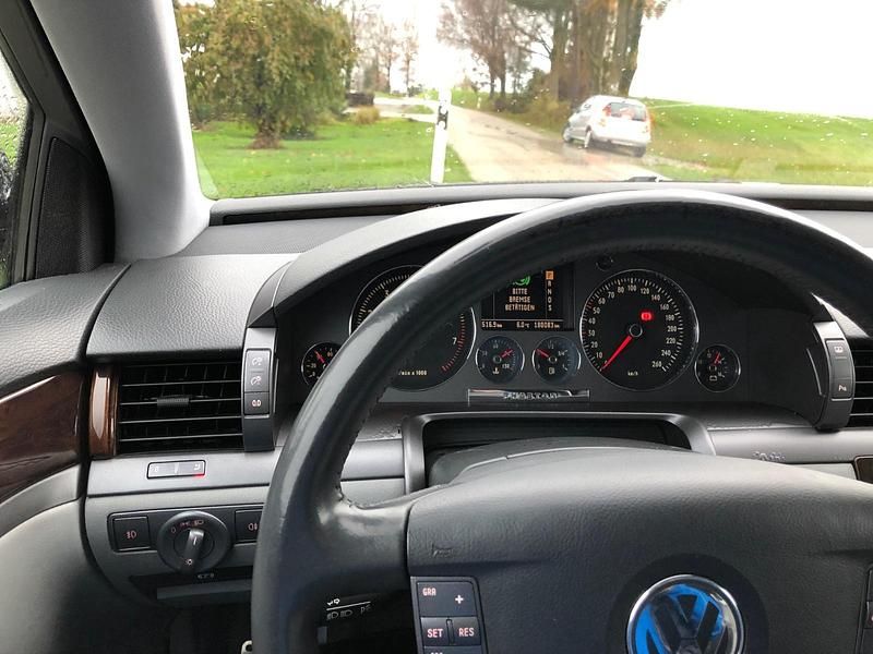 Usata VW Phaeton 241 CV (177 kW) 2004 Nero Berlina