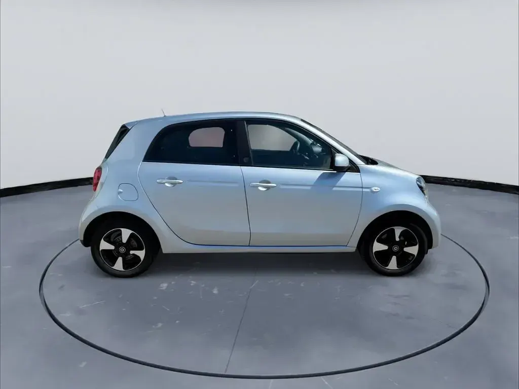 Gebraucht Smart ForFour Electric Drive 60 kW (82 PS) 2021 Grau Limousine