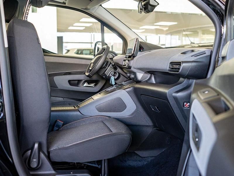 Neu Peugeot Rifter Allure 131 PS (96 kW) 2025 Schwarz / perla nera schwarz Van / Kleinbus