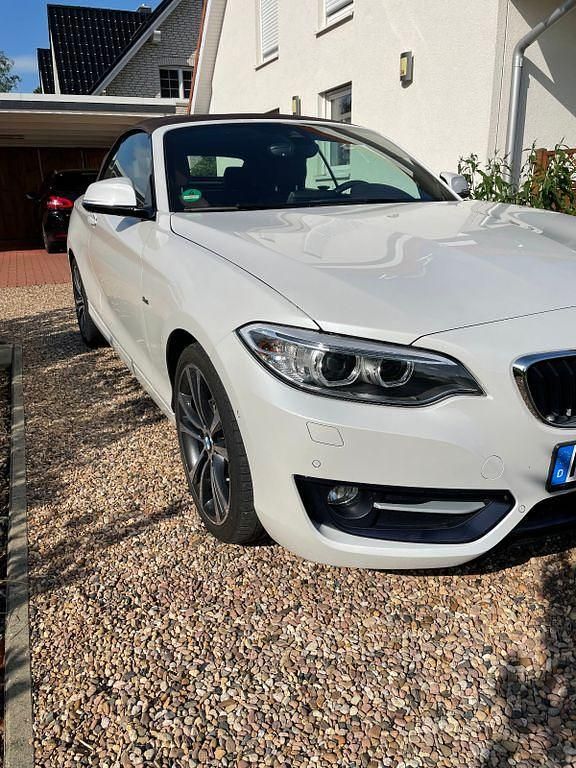 Gebraucht BMW 230 Sport Line 252 PS (185 kW) 2017 Weiß Cabrio