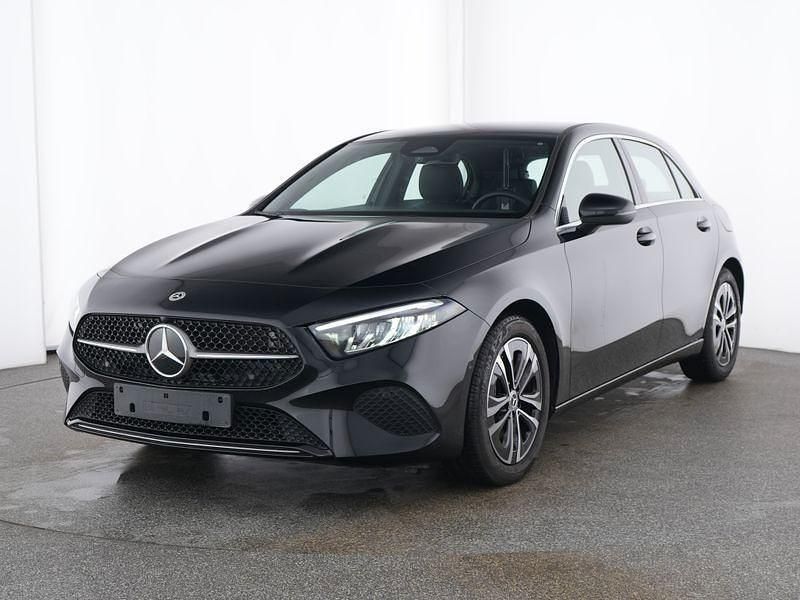 Schwarz Gebraucht 2024 Mercedes A180 Progressive Limousine | 26.440 € (Guter Preis) - Bild 1/4