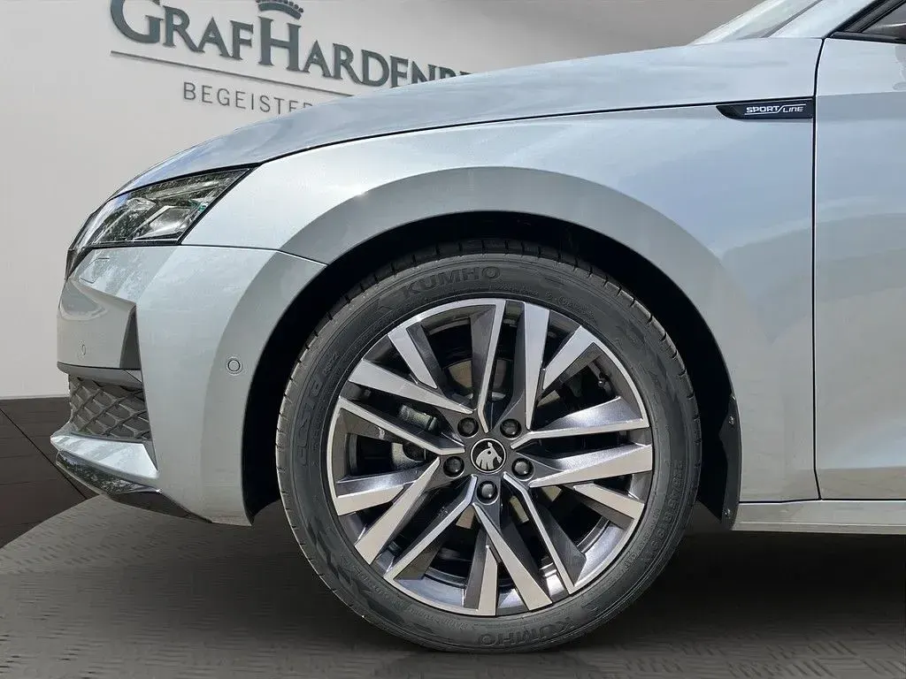 Neu Skoda Octavia SportLine 150 PS (110 kW) 2026 Silber Kombi